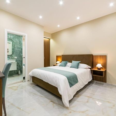 Station House 45 Bed & Breakfast Наполи Екстериор снимка