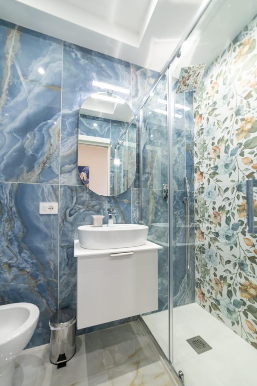Station House 45 Bed & Breakfast Наполи Екстериор снимка
