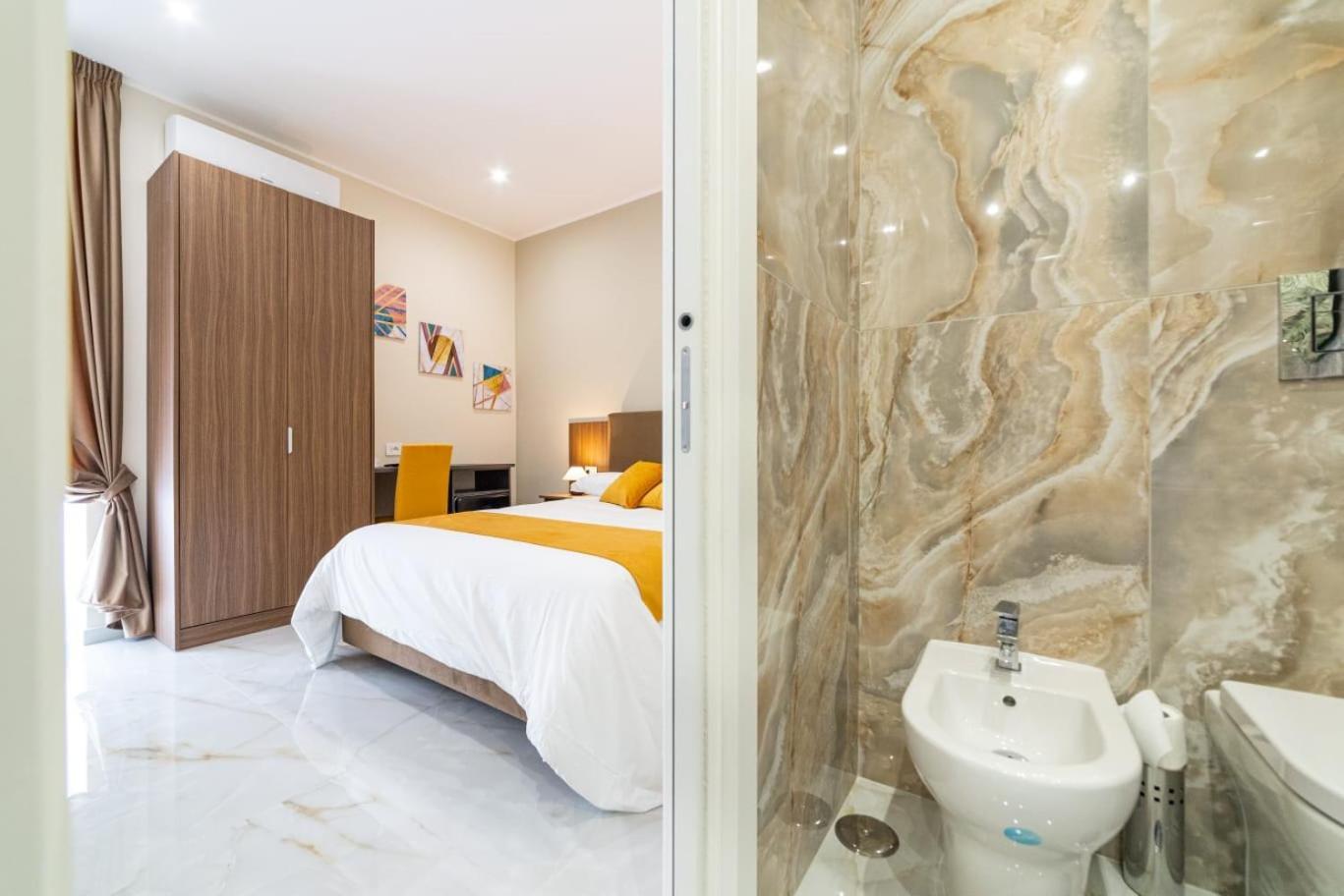 Station House 45 Bed & Breakfast Наполи Екстериор снимка