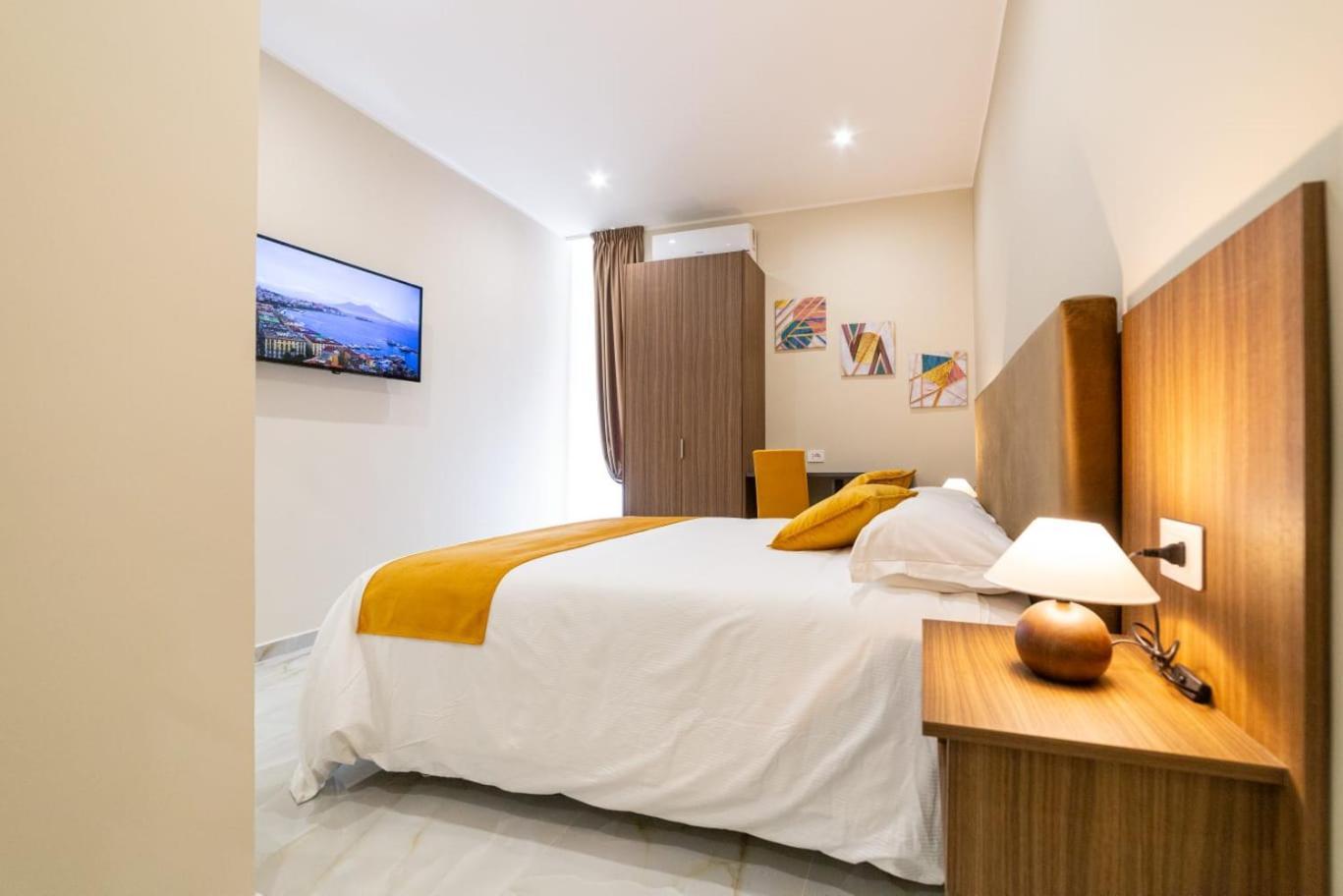 Station House 45 Bed & Breakfast Наполи Екстериор снимка