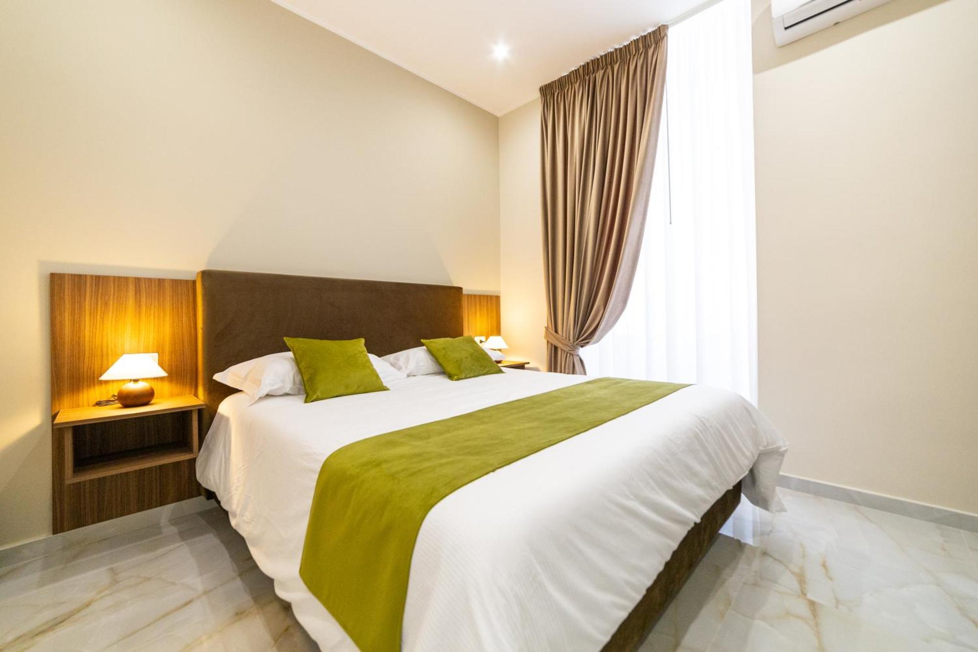 Station House 45 Bed & Breakfast Наполи Екстериор снимка