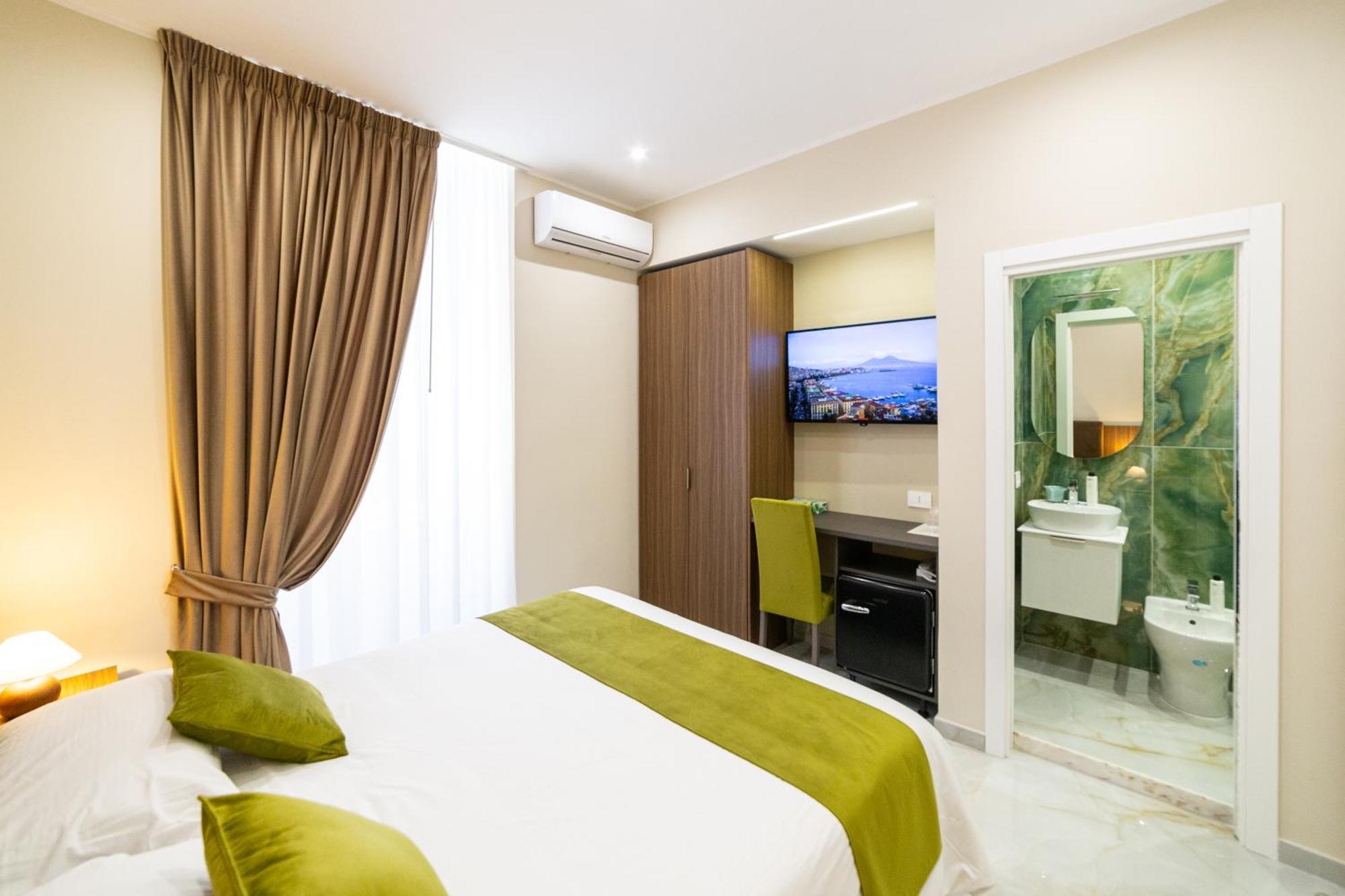 Station House 45 Bed & Breakfast Наполи Екстериор снимка