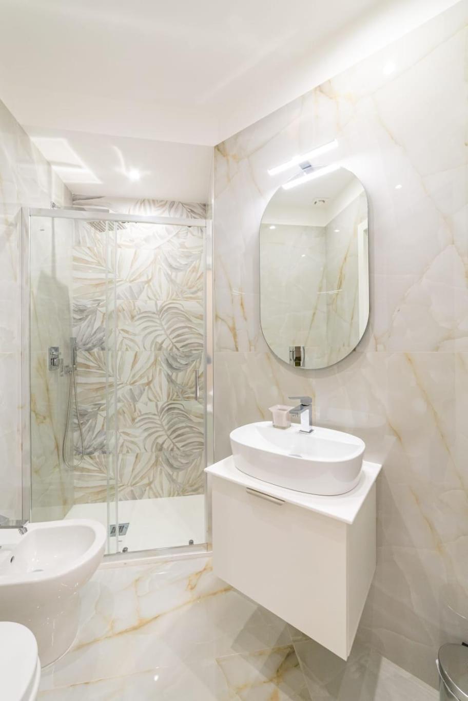Station House 45 Bed & Breakfast Наполи Екстериор снимка