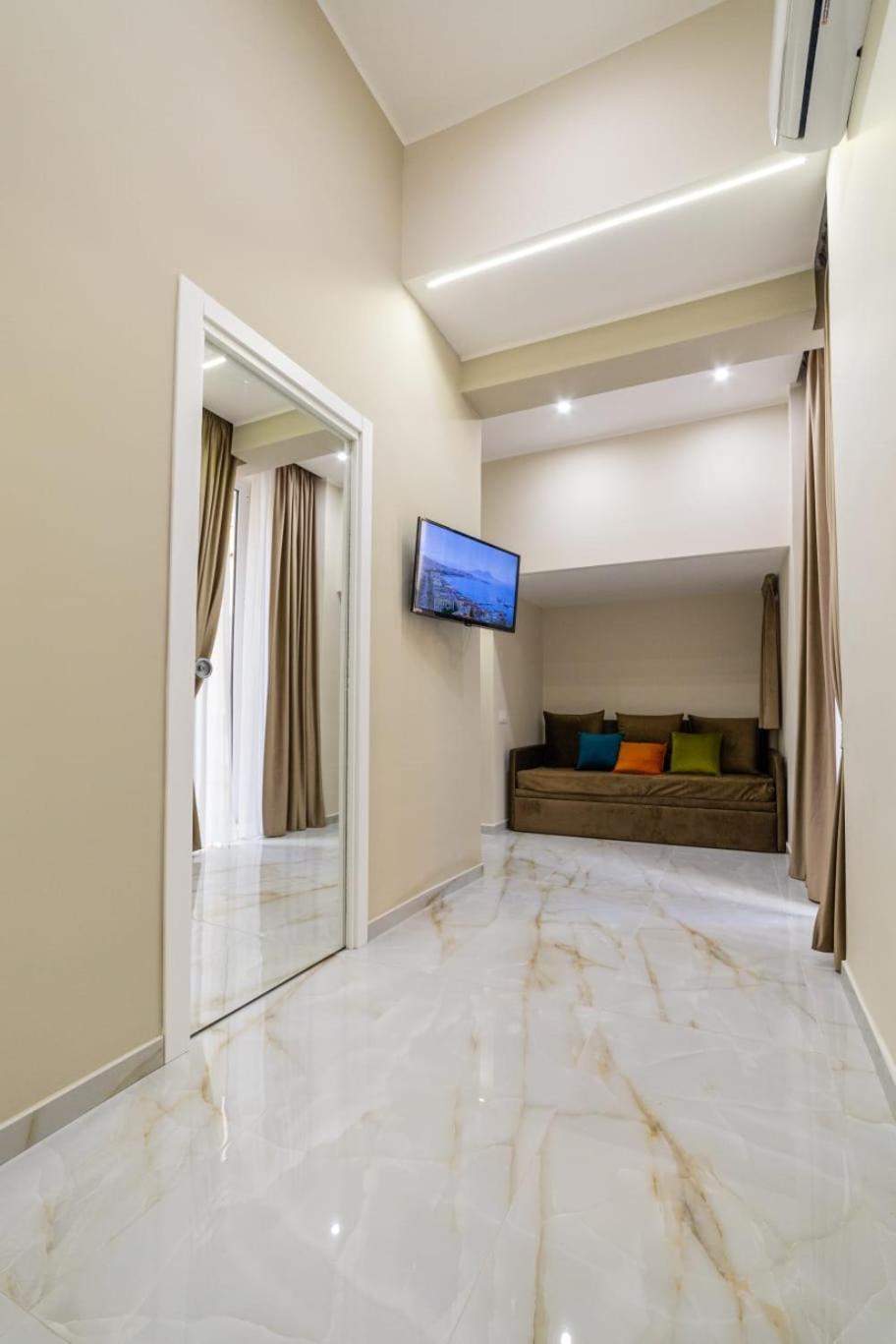 Station House 45 Bed & Breakfast Наполи Екстериор снимка