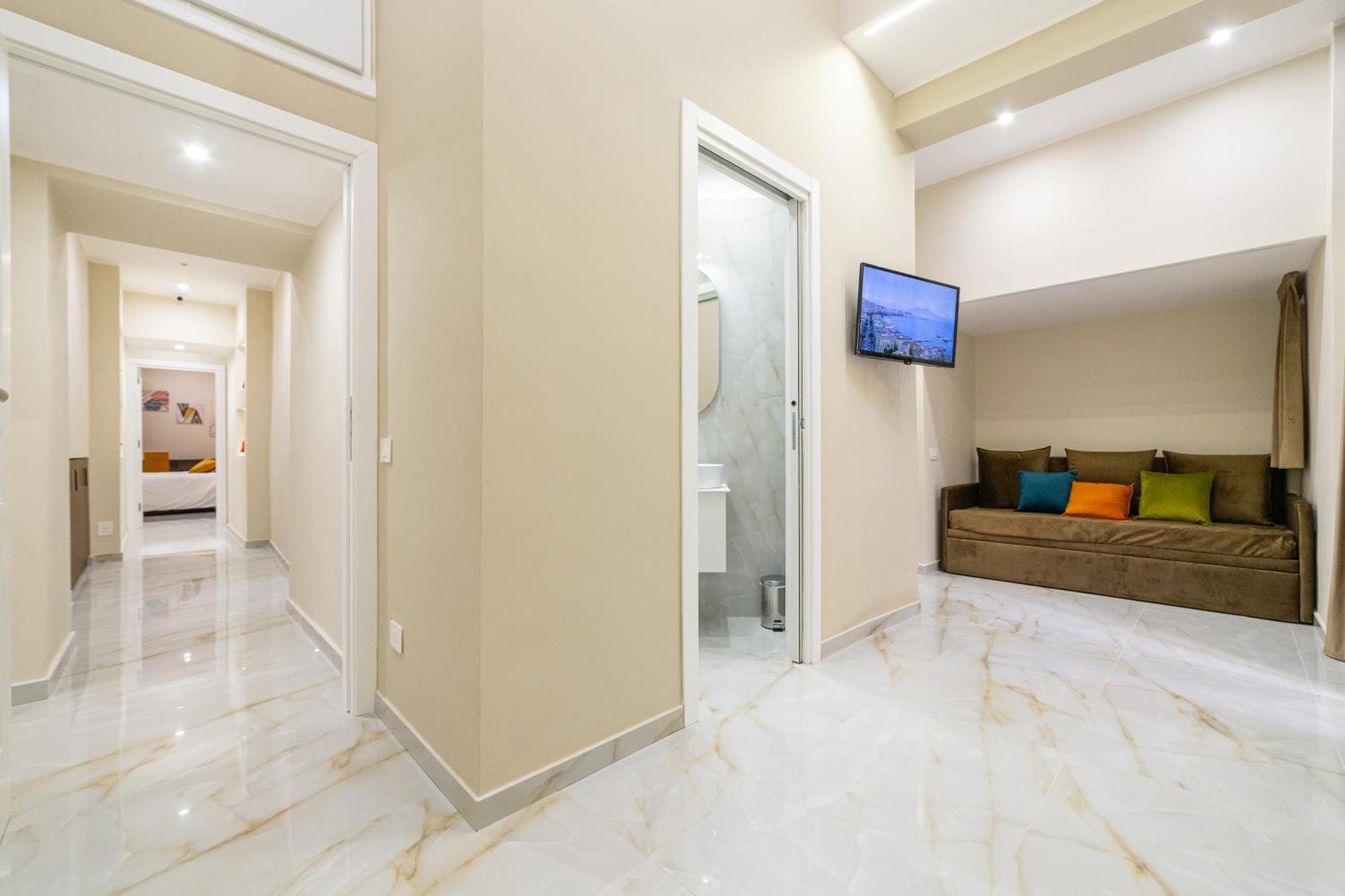 Station House 45 Bed & Breakfast Наполи Екстериор снимка