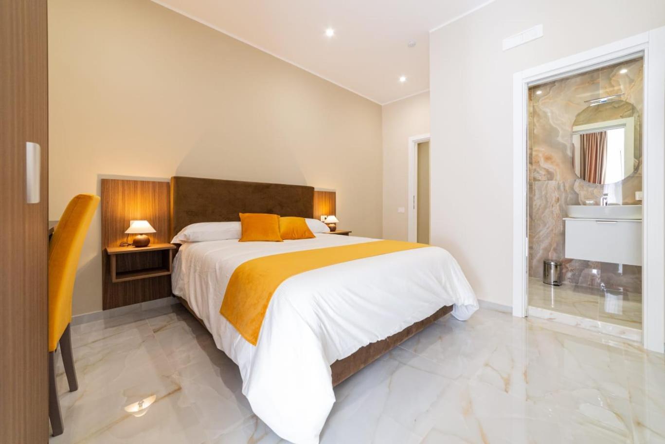 Station House 45 Bed & Breakfast Наполи Екстериор снимка
