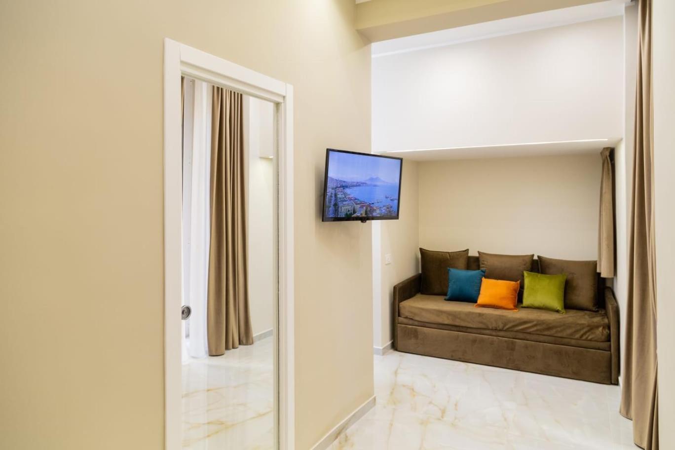 Station House 45 Bed & Breakfast Наполи Екстериор снимка