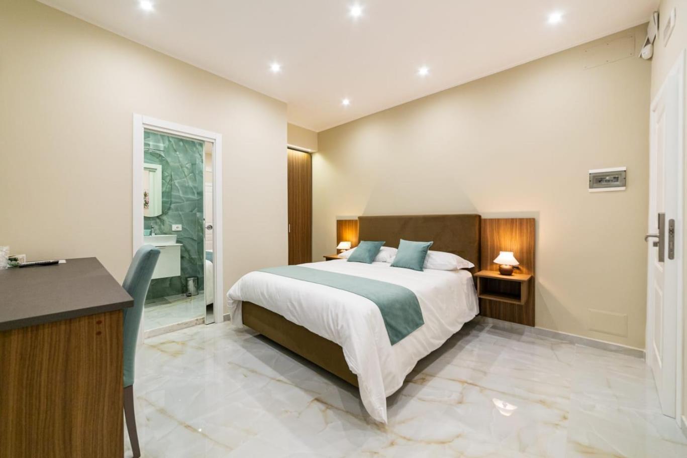 Station House 45 Bed & Breakfast Наполи Екстериор снимка